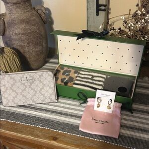 Kate Spade Green Box  fuzzy socks Set with wristlet and Earrings